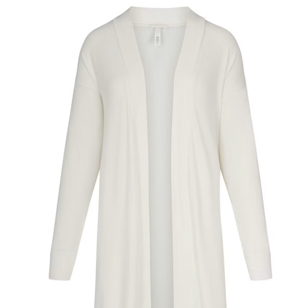 SKIMS Soft Lounge Ribbed Robe - Picture 5 of 11